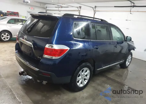 2011 Toyota Highlander Base V6 z USA, uszkodzony, nr VIN 5TDBK3EH5BS049942